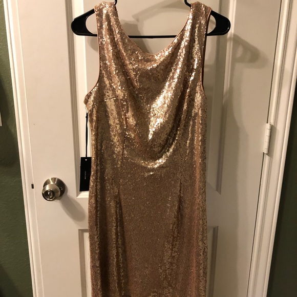 Lulu's Dresses & Skirts - Rose gold Lulus dress Lulu's Dresses & Skirts - Rose gold Lulus dress